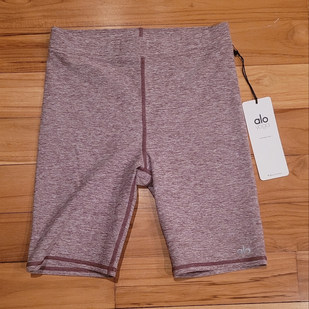 7" High Waist Alosoft Flow Biler Short - Picture 7 of 11